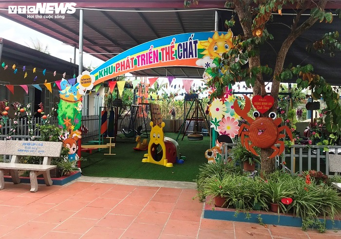 Không bắn dây chun vào trẻ, vì sao hai giáo viên mầm non phải tạm nghỉ việc? - 2