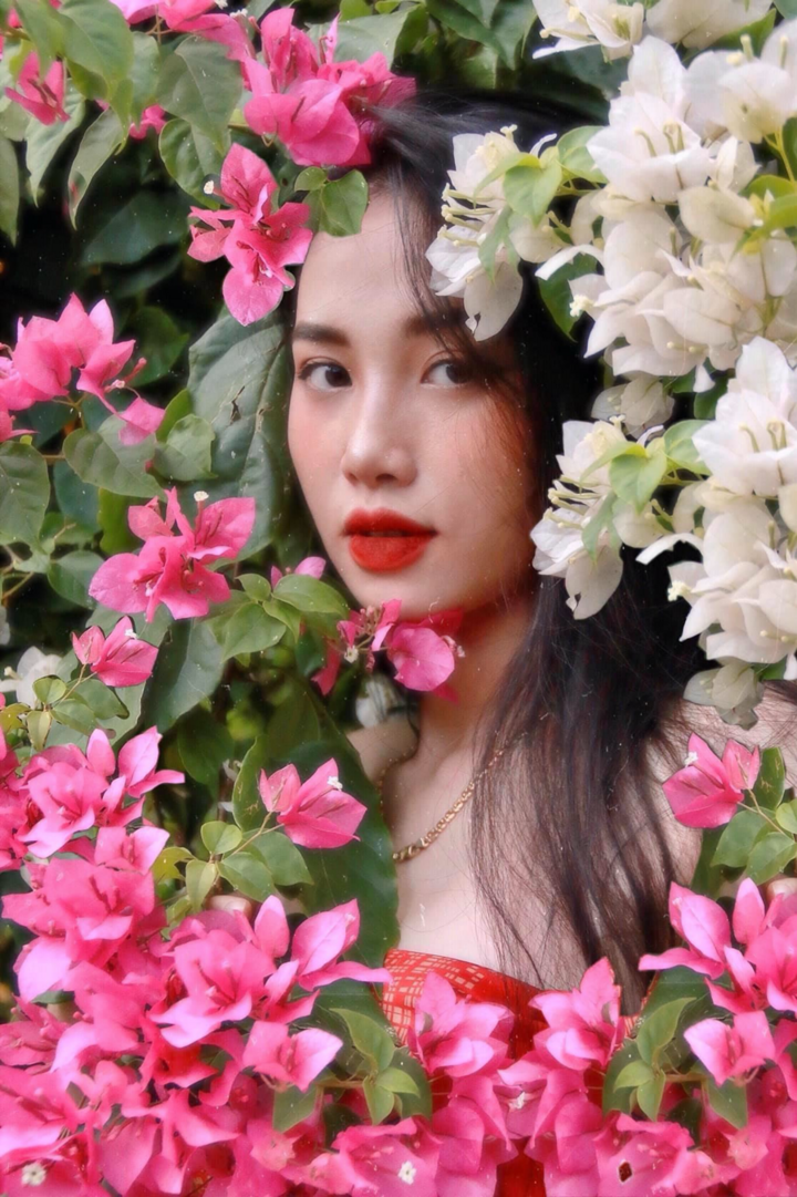 Hot girl Đại học Kiến trúc Hà Nội gieo thương nhớ với gương mặt khả ái - 1