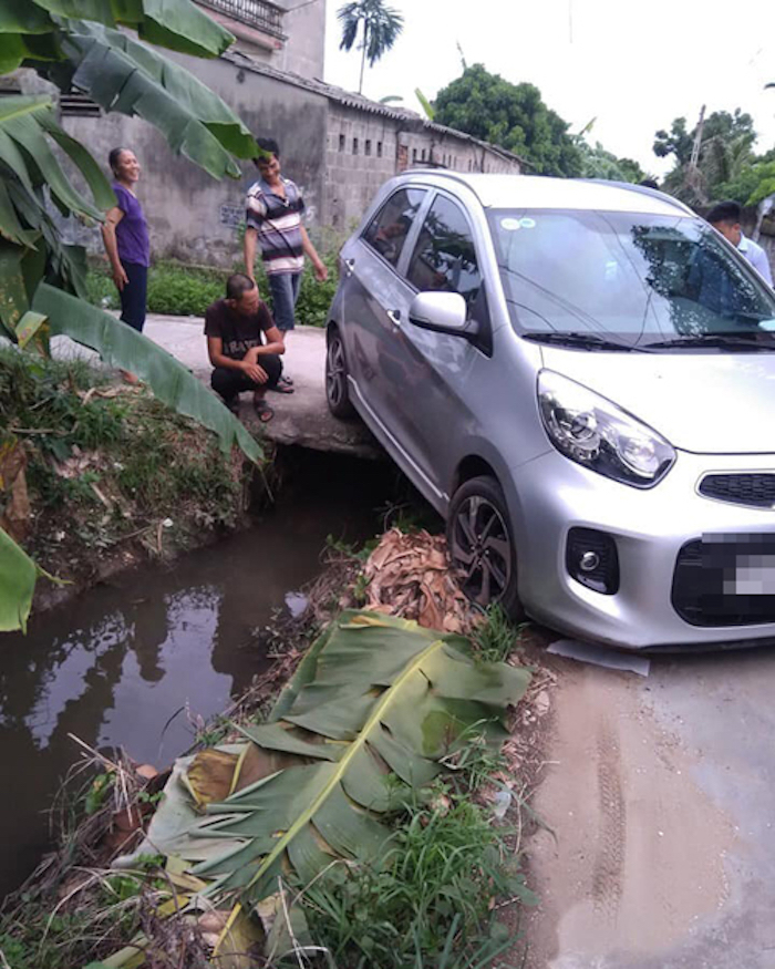 Khi tài xế ô tô 'tiến thoái lưỡng nan' - 2