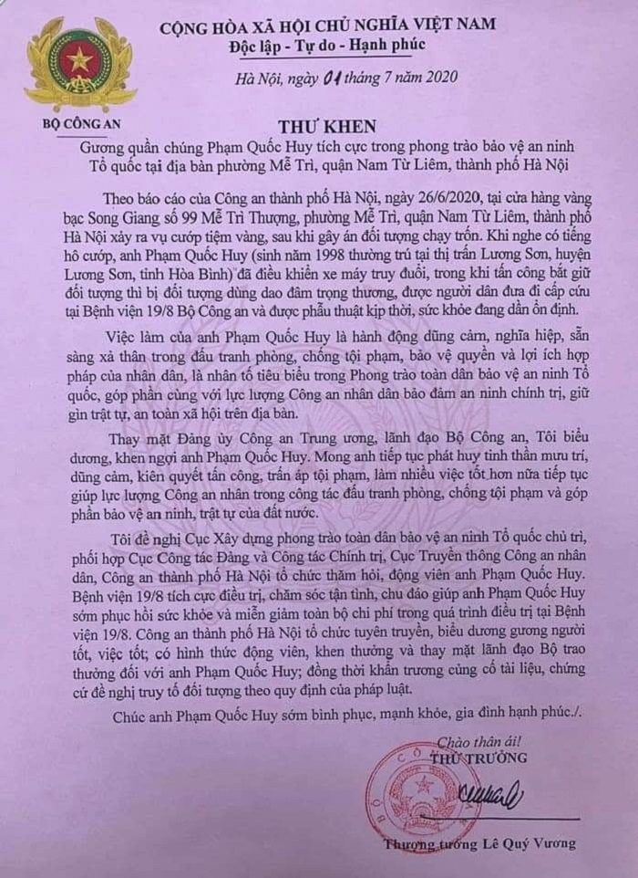 Thứ trưởng Công an gửi thư khen chàng trai truy bắt kẻ cướp tiệm vàng - 1