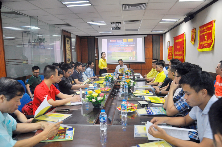 16 đội bóng tranh giải các cơ quan thông tấn báo chí - Cúp Trung Thành - 1