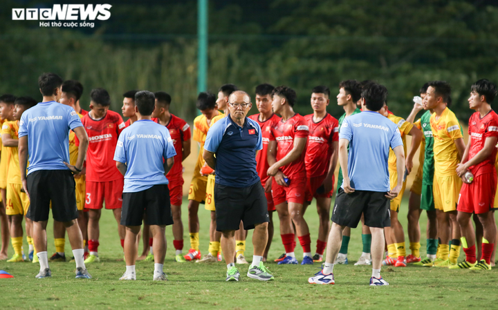 HLV Park Hang Seo toan tính gì khi gọi 48 cầu thủ lên U22 Việt Nam? - 3