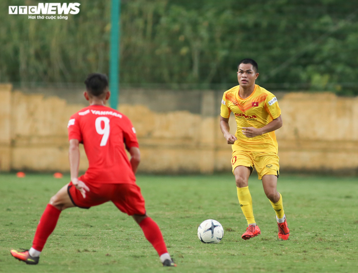 HLV Park Hang Seo toan tính gì khi gọi 48 cầu thủ lên U22 Việt Nam? - 2