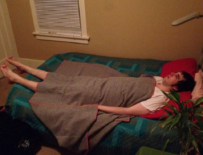 Loạt ảnh hài hước về nỗi khổ của người cao kều khiến dân mạng cười vỡ bụng - 12