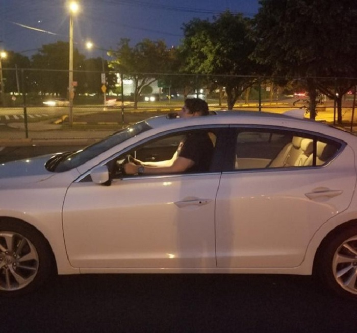 Loạt ảnh hài hước về nỗi khổ của người cao kều khiến dân mạng cười vỡ bụng - 19