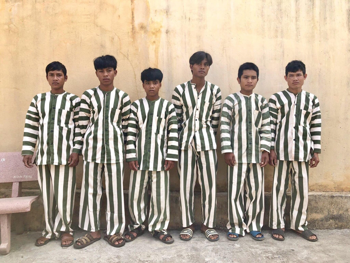 Khởi tố nhóm lâm tặc khai thác gỗ ở khu bảo tồn thiên nhiên - 1