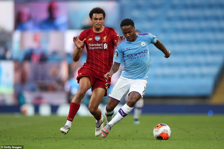Ảnh: Liverpool thua thảm trong ngày được Man City xếp hàng chào đón - 3