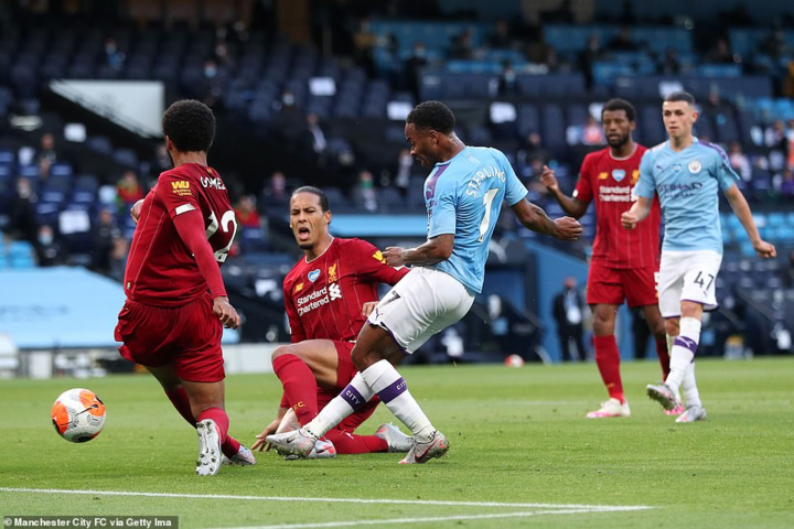 Ảnh: Liverpool thua thảm trong ngày được Man City xếp hàng chào đón - 5
