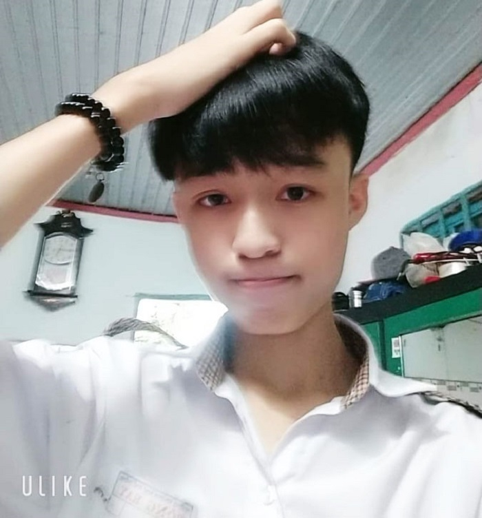 Nam sinh giúp cụ ông đẩy xe phế liệu lên dốc nhận 'mưa' lời khen từ dân mạng - 2