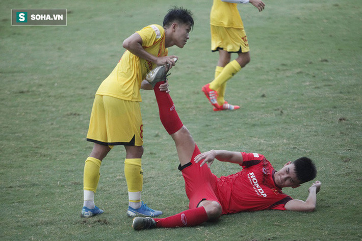 HLV Lê Thụy Hải: 'U22 Việt Nam mà sức lực thế thì buồn, SEA Games đến nơi rồi' - 1