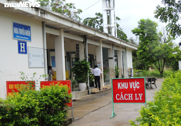 Bé 4 tuổi tiêm đủ vaccine vẫn dương tính với bạch hầu - 1