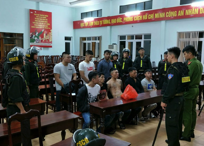 Hỗn chiến bằng dao rựa, bom xăng tại Đắk Lắk: Khởi tố thêm 4 thanh niên - 2