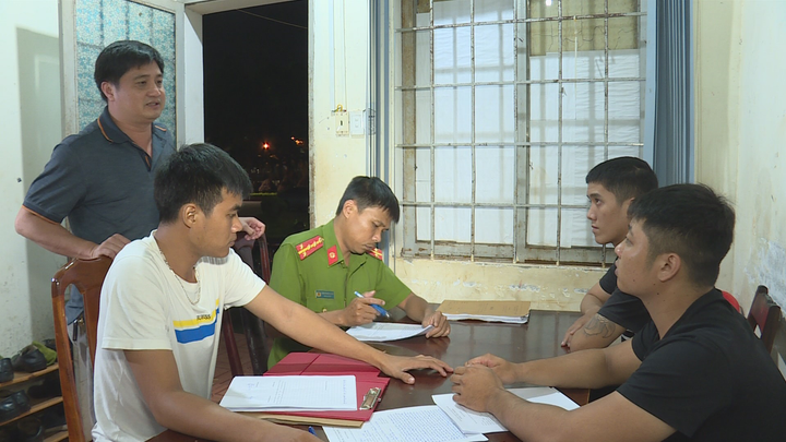 Hỗn chiến bằng dao rựa, bom xăng tại Đắk Lắk: Khởi tố thêm 4 thanh niên - 1