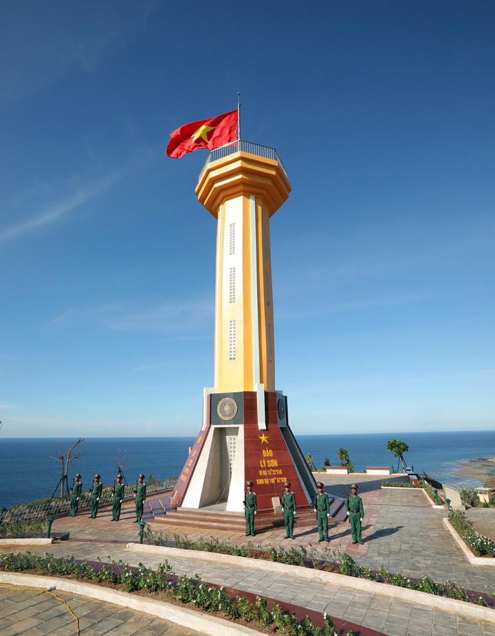 Đường chạy marathon tuyệt đẹp giữa đại dương - 1