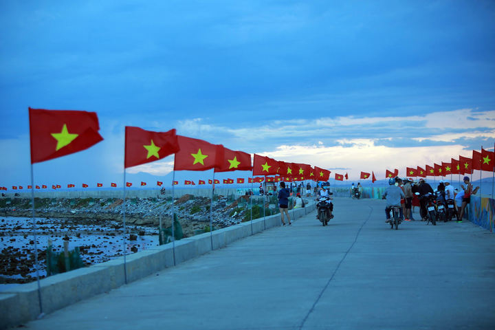 Đường chạy marathon tuyệt đẹp giữa đại dương - 12