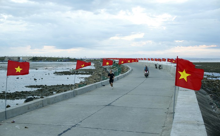 Đường chạy marathon tuyệt đẹp giữa đại dương - 3