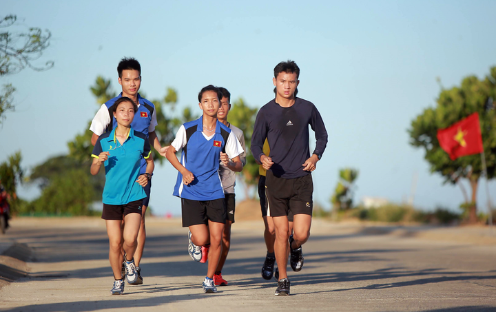 Đường chạy marathon tuyệt đẹp giữa đại dương - 7