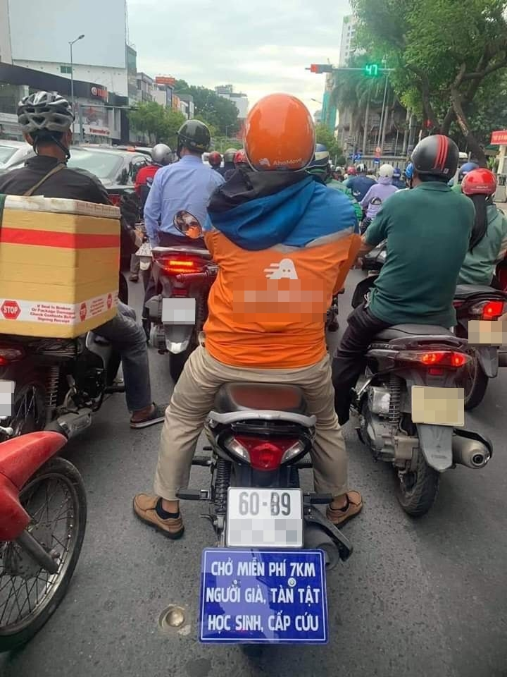 Dân mạng tìm kiếm anh xe ôm nhận chở khách miễn phí 7km - 1