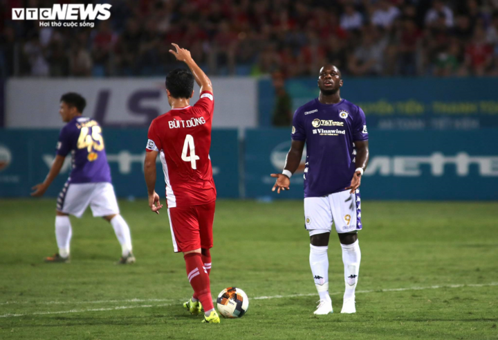 HLV Hà Nội FC: Viettel không dám tấn công, chúng tôi 'tặng' bàn thắng cho họ - 2