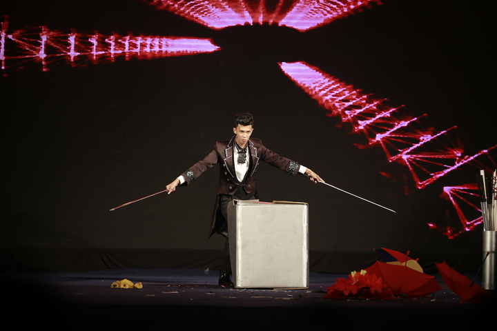 Mất chưa đến 5 phút, nam sinh Quảng Bình giành học bổng hàng trăm triệu đồng - 12