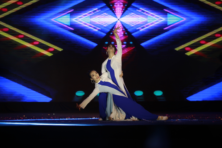 Mất chưa đến 5 phút, nam sinh Quảng Bình giành học bổng hàng trăm triệu đồng - 14