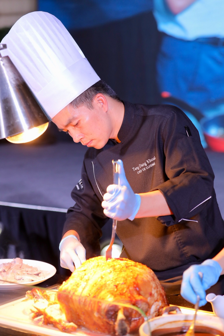 Trải nghiệm hương vị nguyên bản của thịt heo Ô-liu ngon nhất từ Châu Âu - 1