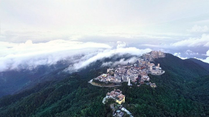 Khách sạn lãng mạn trên đỉnh Bà Nà tung ưu đãi 'mát lạnh' trong mùa hè - 4