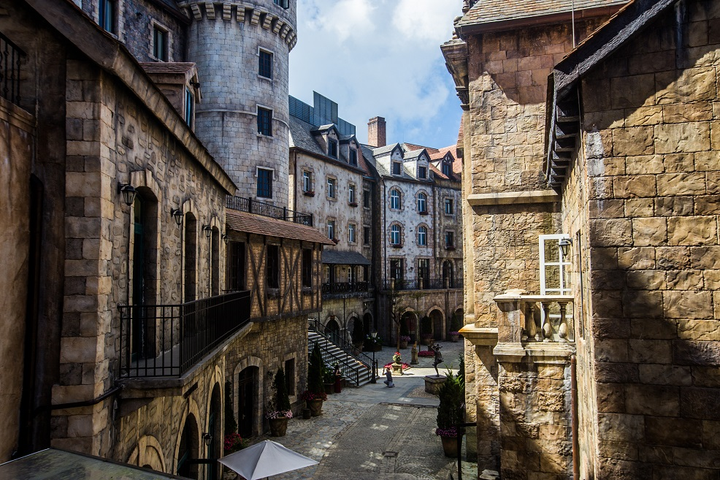 Khách sạn lãng mạn trên đỉnh Bà Nà tung ưu đãi 'mát lạnh' trong mùa hè - 3