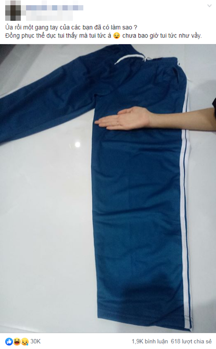 Quần thể dục khổng lồ khiến nữ sinh méo mặt - 1