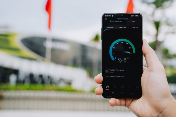 Vinsmart phát triển thành công điện thoại 5G - 1