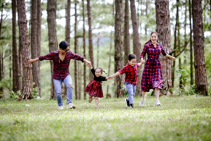 Khánh Thi - Phan Hiển khéo léo phủ nhận tin đồn hôn nhân rạn nứt - 1