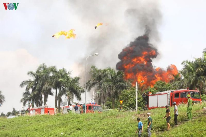 Cháy kho hóa chất ở Long Biên: Không khí có chất hóa học vượt chuẩn gần 20 lần - 2