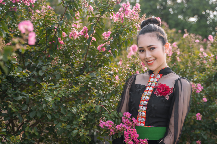 Á khôi Sinh viên Việt Nam khoe vẻ đẹp tinh khôi trong tà áo dài trắng - 6