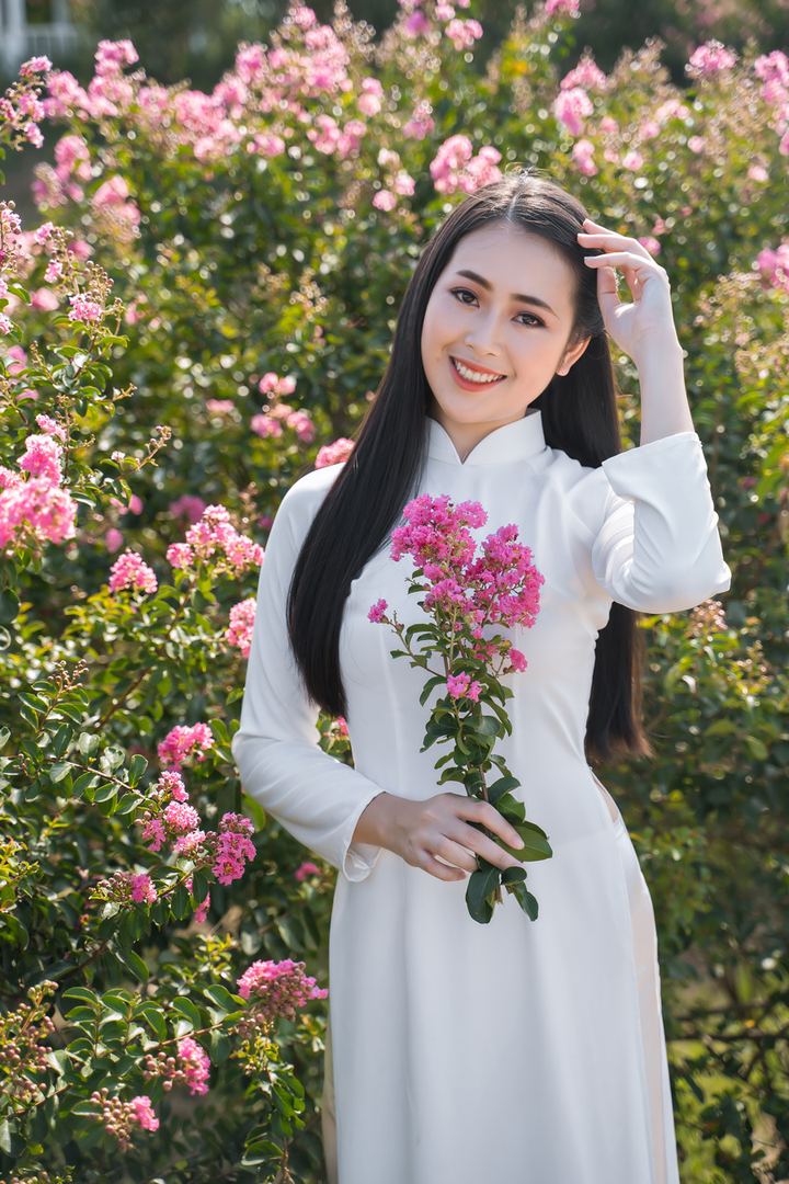 Á khôi Sinh viên Việt Nam khoe vẻ đẹp tinh khôi trong tà áo dài trắng - 5