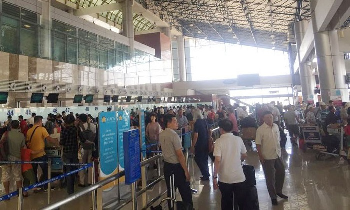 Giãn các chuyến bay tại Nội Bài sang giờ thấp điểm, tránh ùn tắc - 1