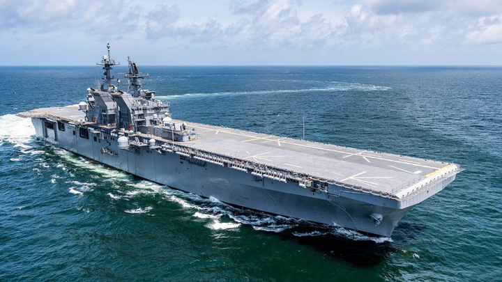 Hải quân Mỹ sắp biên chế siêu tàu tấn công đổ bộ mới nhất USS Tripoli - 1