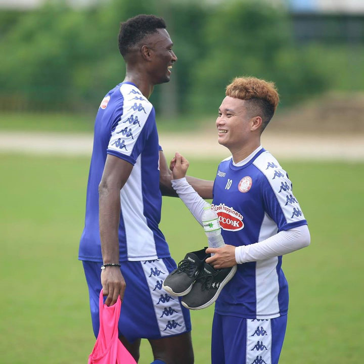 Công Phượng tươi rói ở Cẩm Phả, chuẩn bị đối đầu Than Quảng Ninh - 6