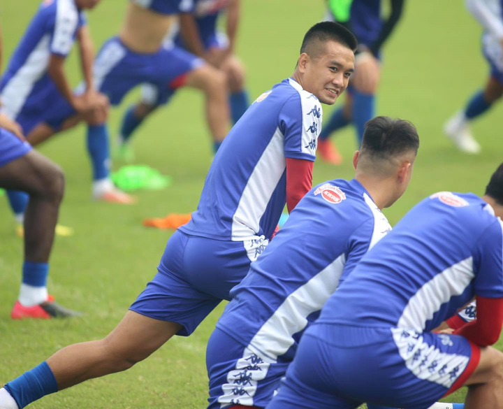 Công Phượng tươi rói ở Cẩm Phả, chuẩn bị đối đầu Than Quảng Ninh - 4