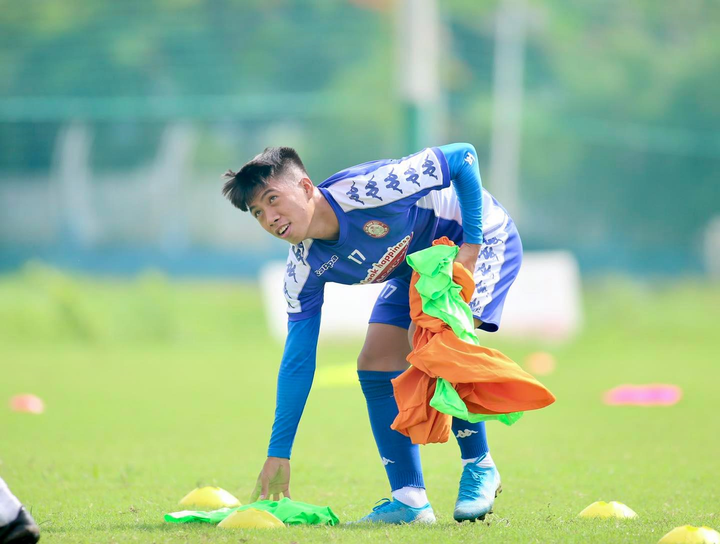 Công Phượng tươi rói ở Cẩm Phả, chuẩn bị đối đầu Than Quảng Ninh - 11