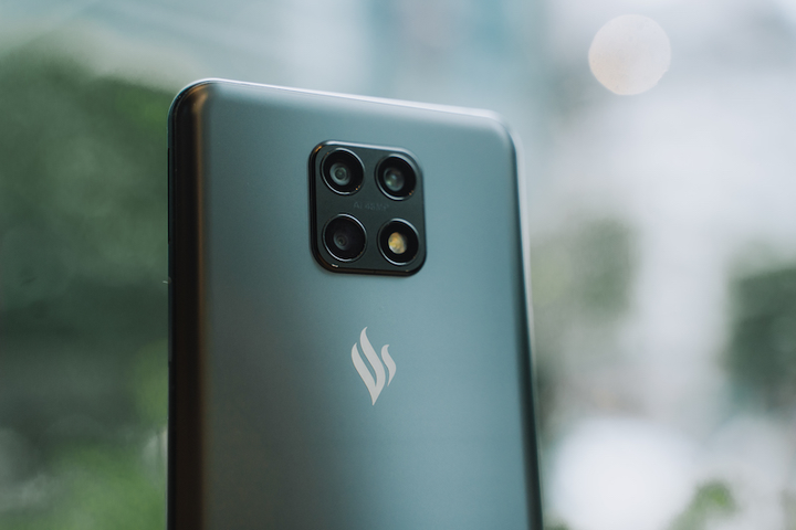 Cộng đồng quốc tế hào hứng với điện thoại Vsmart Aris 5G 'Make in Vietnam' - 1