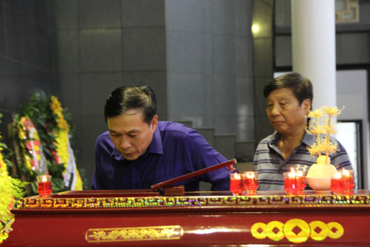 NSND Trung Anh, Xuân Bắc nghẹn ngào tiễn đưa bà Vi 'Của để dành' - 13