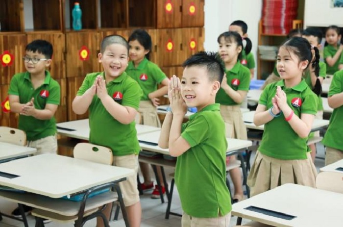 Trường tư vào học sớm: Cô và mẹ thì sướng rồi, có ai nghĩ tới nỗi khổ các con - 1