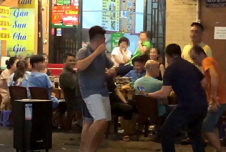 Dân mạng hả hê trước đề nghị dẹp karaoke bằng loa kẹo kéo - 1