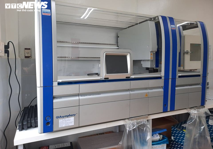 Mua máy xét nghiệm COVID-19 7,23 tỷ đồng: Chủ tịch Quảng Nam yêu cầu hủy thầu - 1