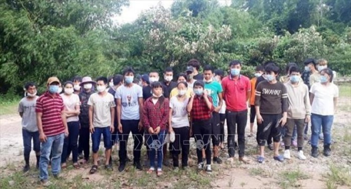 Nhập cảnh trái phép qua biên giới, 33 người bị đưa đi cách ly - 1