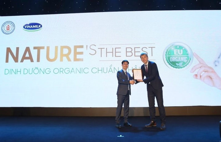 Bước tiến mới của Vinamilk: Ra mắt sản phẩm sữa bột trẻ em được bổ sung tổ yến - 2