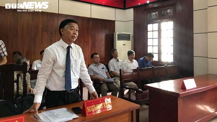 Hoãn phiên tòa xét xử vụ cựu giảng viên ở Hải Phòng kiện Bộ GD&ĐT - 1