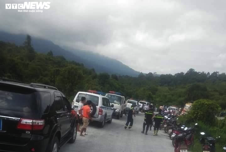 Hiện trường vụ tai nạn thảm khốc khiến 6 người chết ở Kon Tum - 1