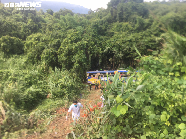 Hiện trường vụ tai nạn thảm khốc khiến 6 người chết ở Kon Tum - 6