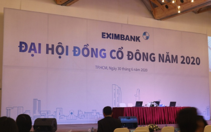 Nội bộ ‘sóng gió’, cổ đông nhỏ Eximbank lãnh đủ - 1